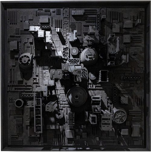 Thulium, 2014-2022
Composition de divers déchets informatiques et éléments obsolètes variées sur bois. Pigments projetés. 
Composition of various computer waste and obsolete items on wood. Sprayed pigments.
150 x 150 cm